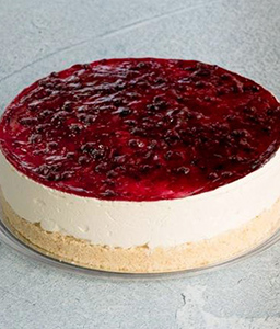 Cheesecake With Berries 1 Kg