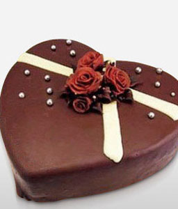 Heart Shape Chocolate Cake - 44oz/1.2kg