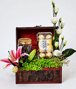 Holiday Gift Hamper - Dates & Flowers