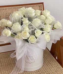 24 White Roses in a Box