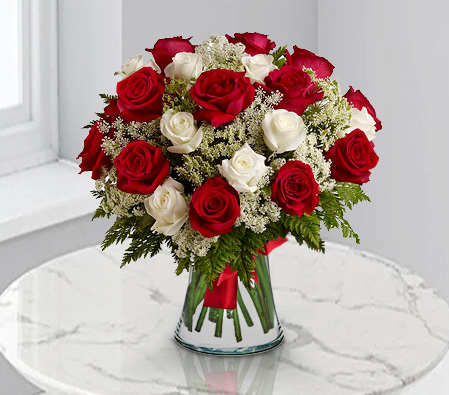 Festive Holiday Arrangement-Red,White,Rose,Arrangement,Bouquet