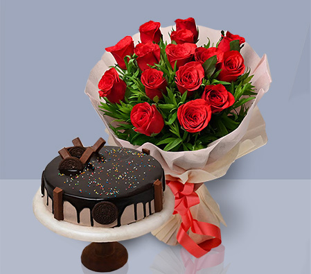 Kitkat Cake With Roses Bouquet