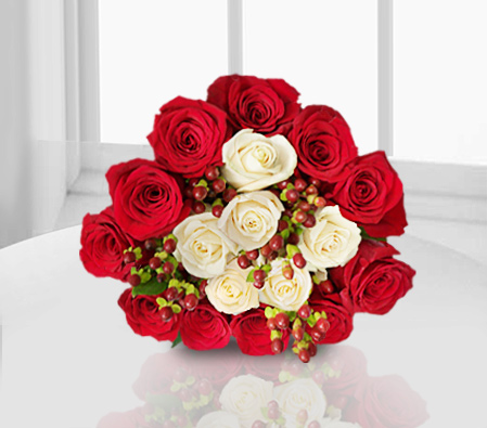 Dreamy Days-Red,White,Rose,Bouquet