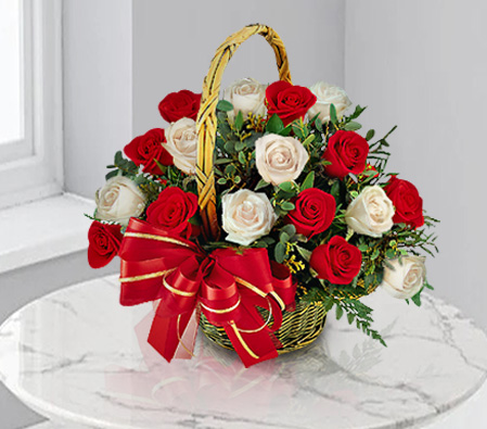 Praia Mole - Red & White Roses Basket-Mixed,Red,White,Rose,Arrangement,Basket