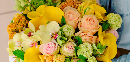 Send Handcrafted flowers and gifts in United States